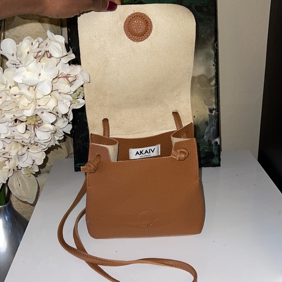 AKAIV mini crossbody - Picture 2 of 3